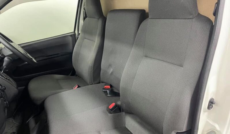 TOYOTA HIACE – 2016 – 3.0d – 3 Seater – Ref: 9038 full